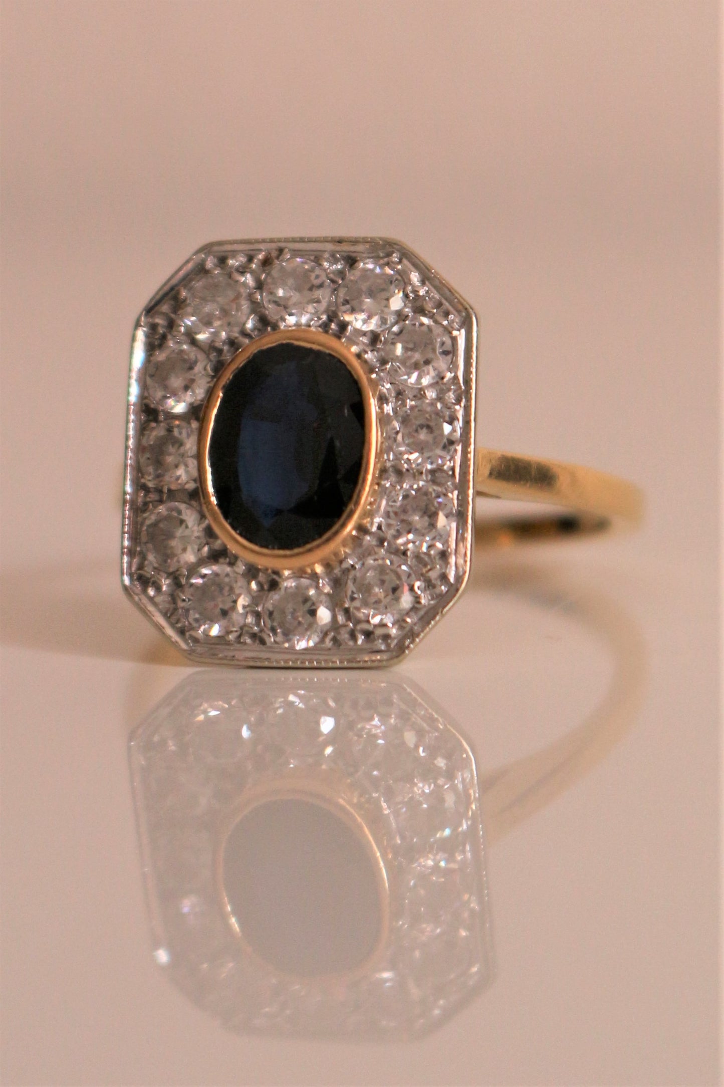 Bague Saphir à Pans Coupés Art Déco
