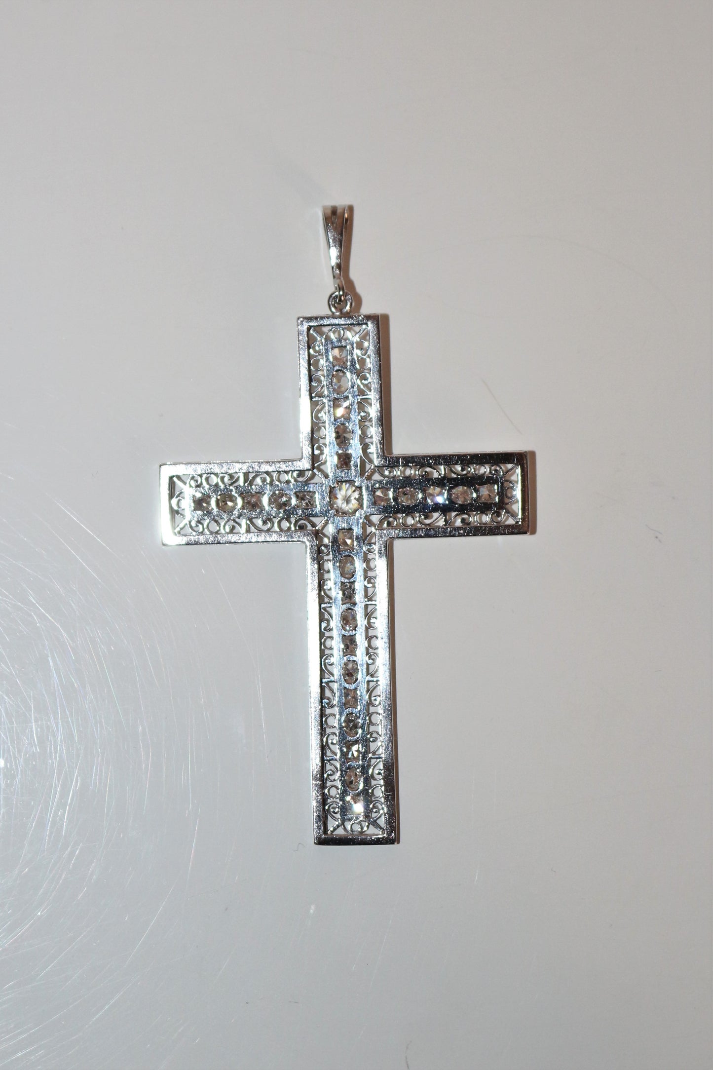 Pendentif Croix En Platine Et Diamants