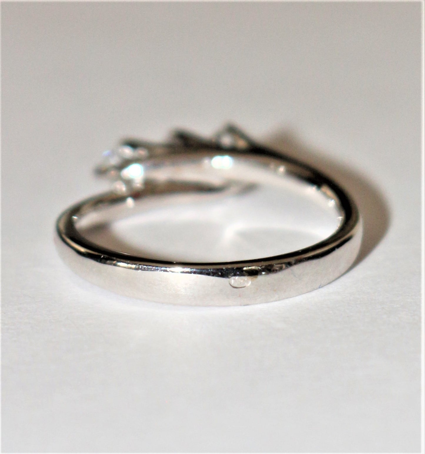 Bague Jarretière En Or Blanc