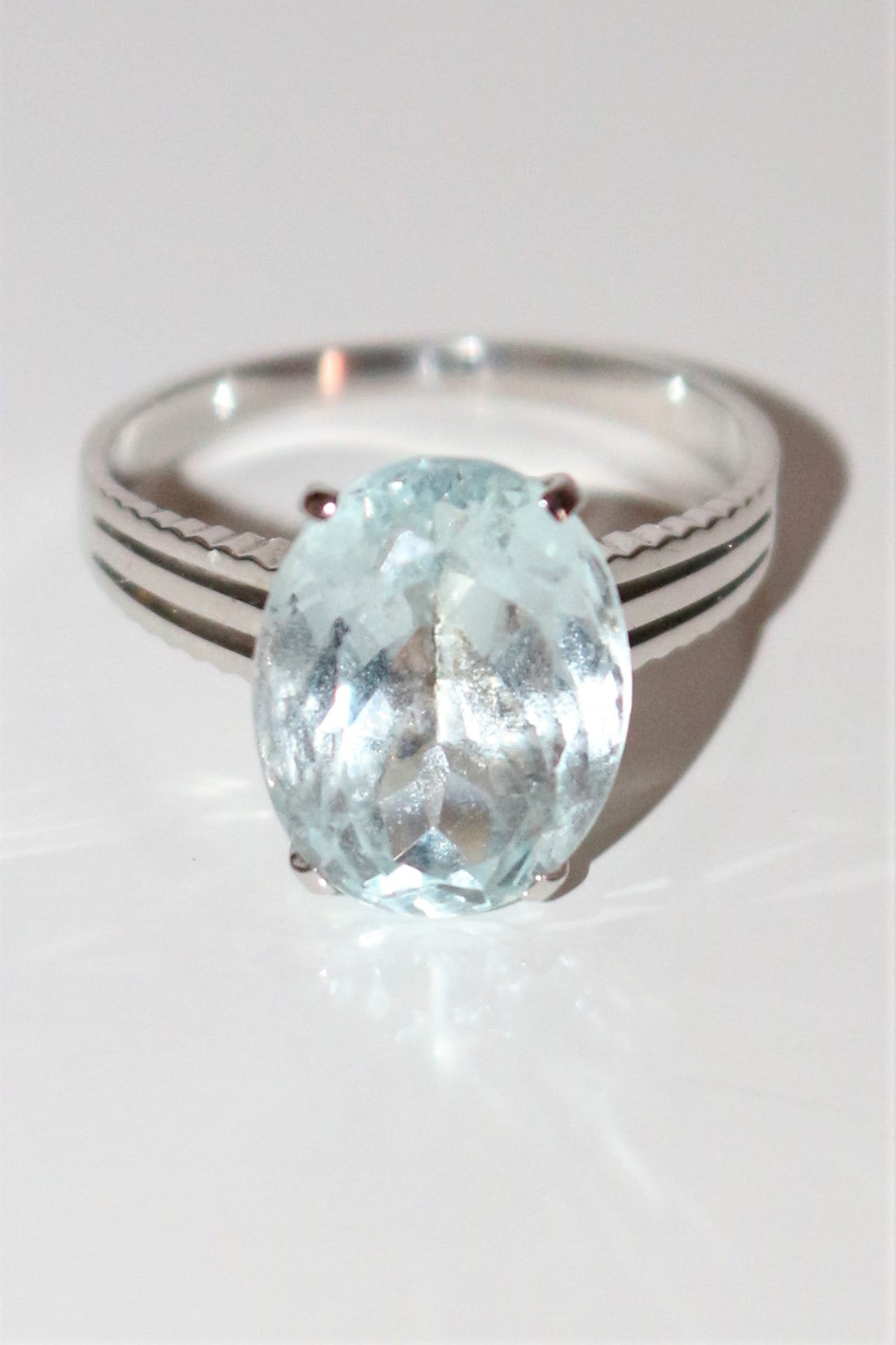 Bague Or Blanc Aigue-marine 4.66cts