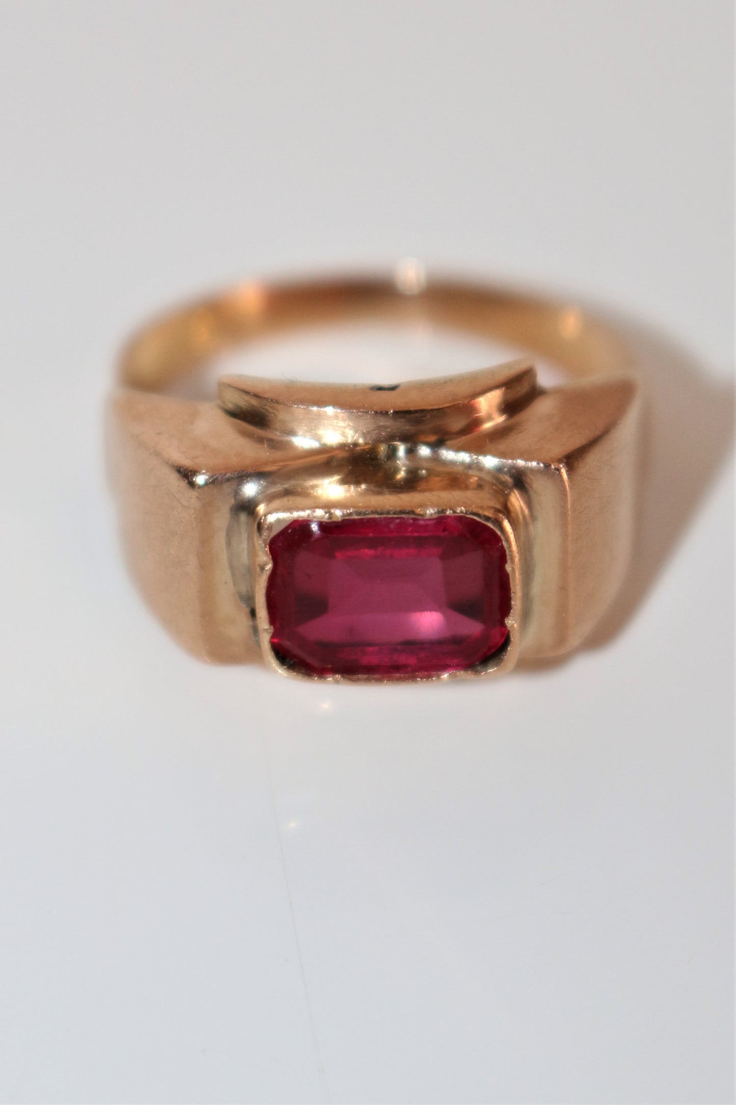 Bague Tank Rubis Verneuil chevalière unisexe