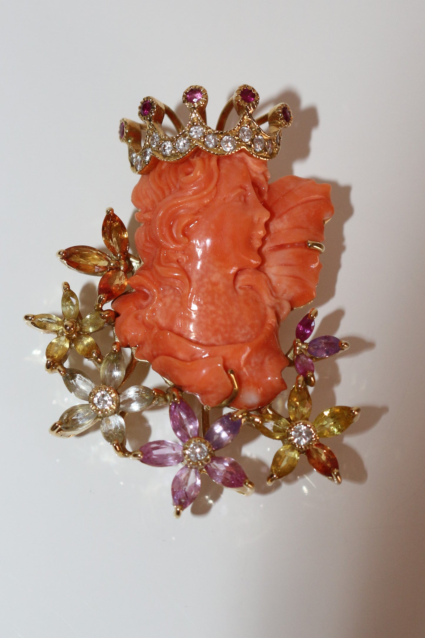 Collier Pendentif Femme Couronnée