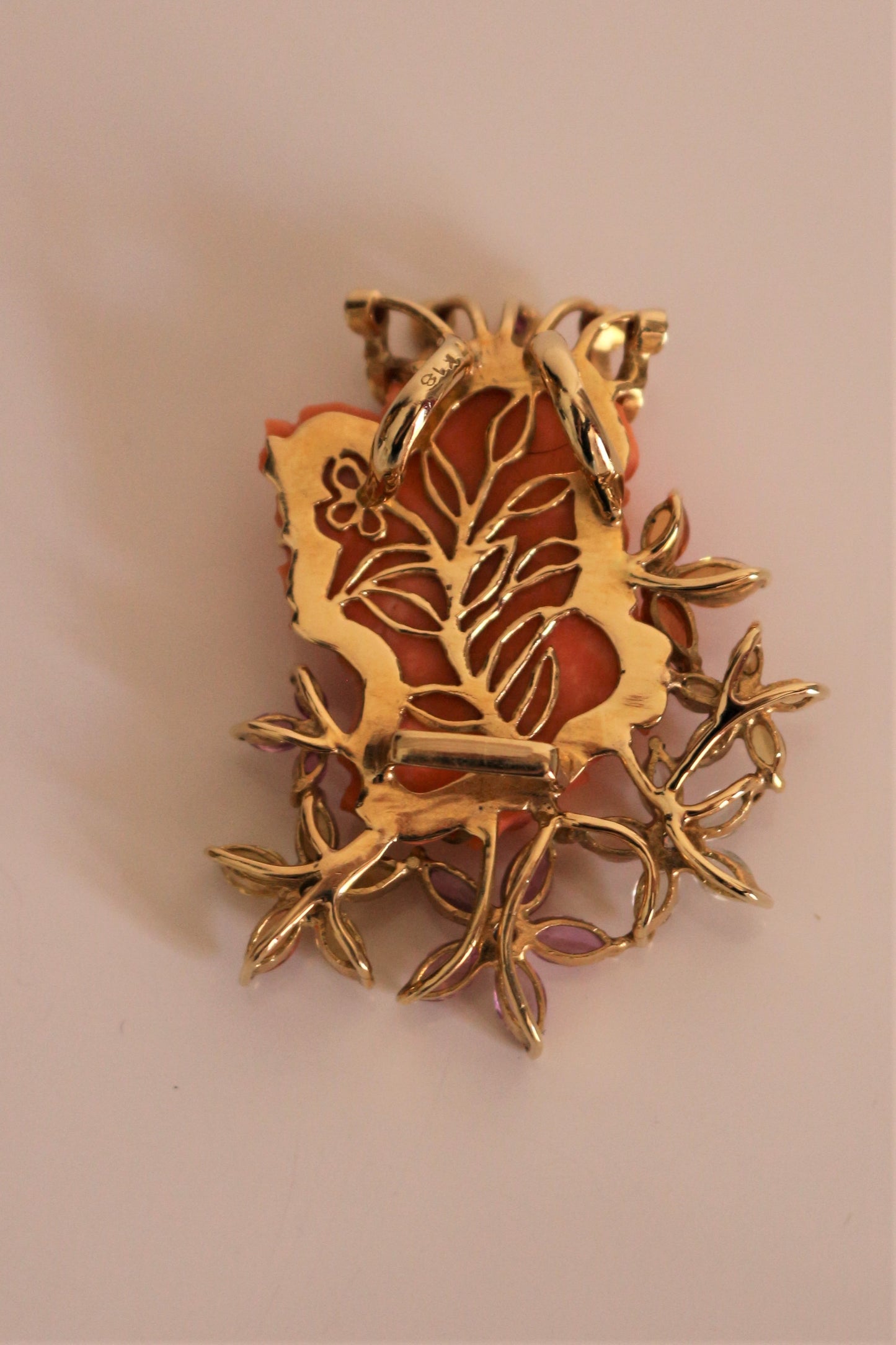 Collier Pendentif Femme Couronnée