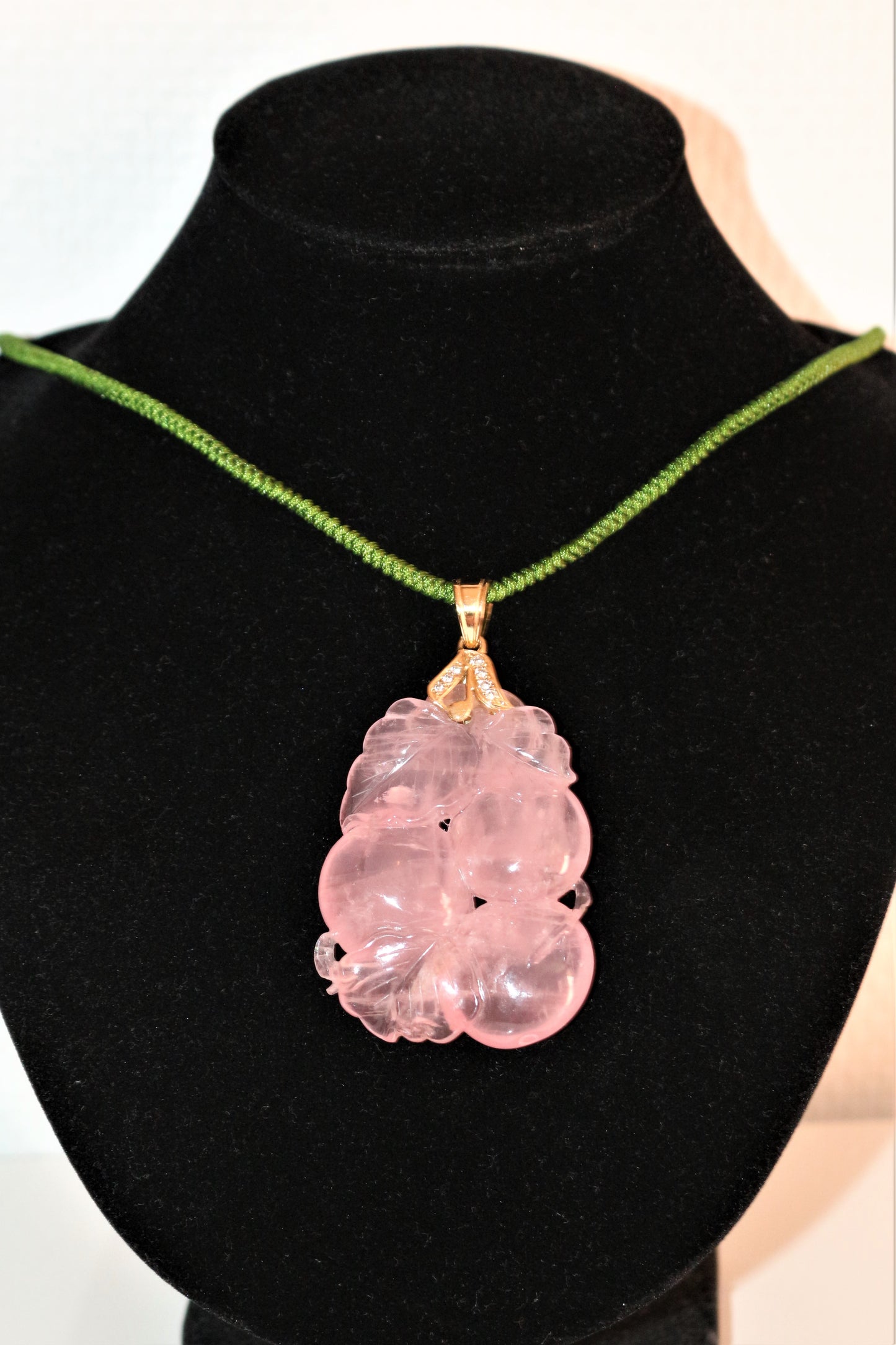 Pendentif Quartz Rose Sculpté Bélière En Or