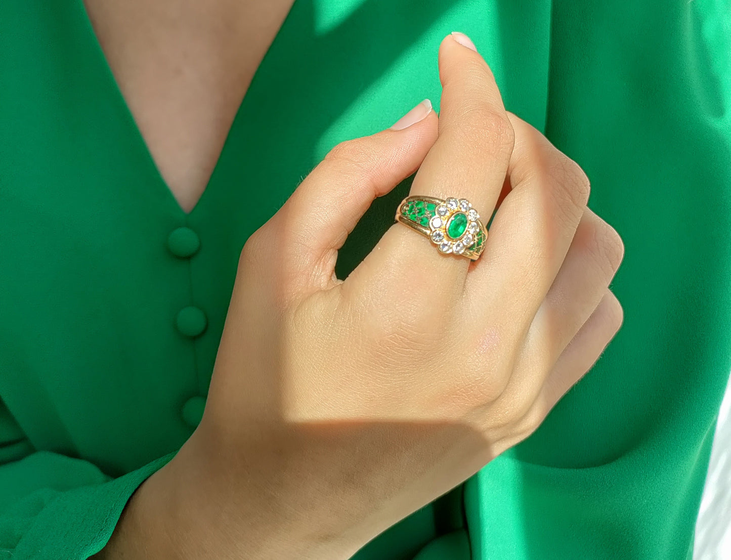 Korloff Bague Marguerite émeraude Diamants