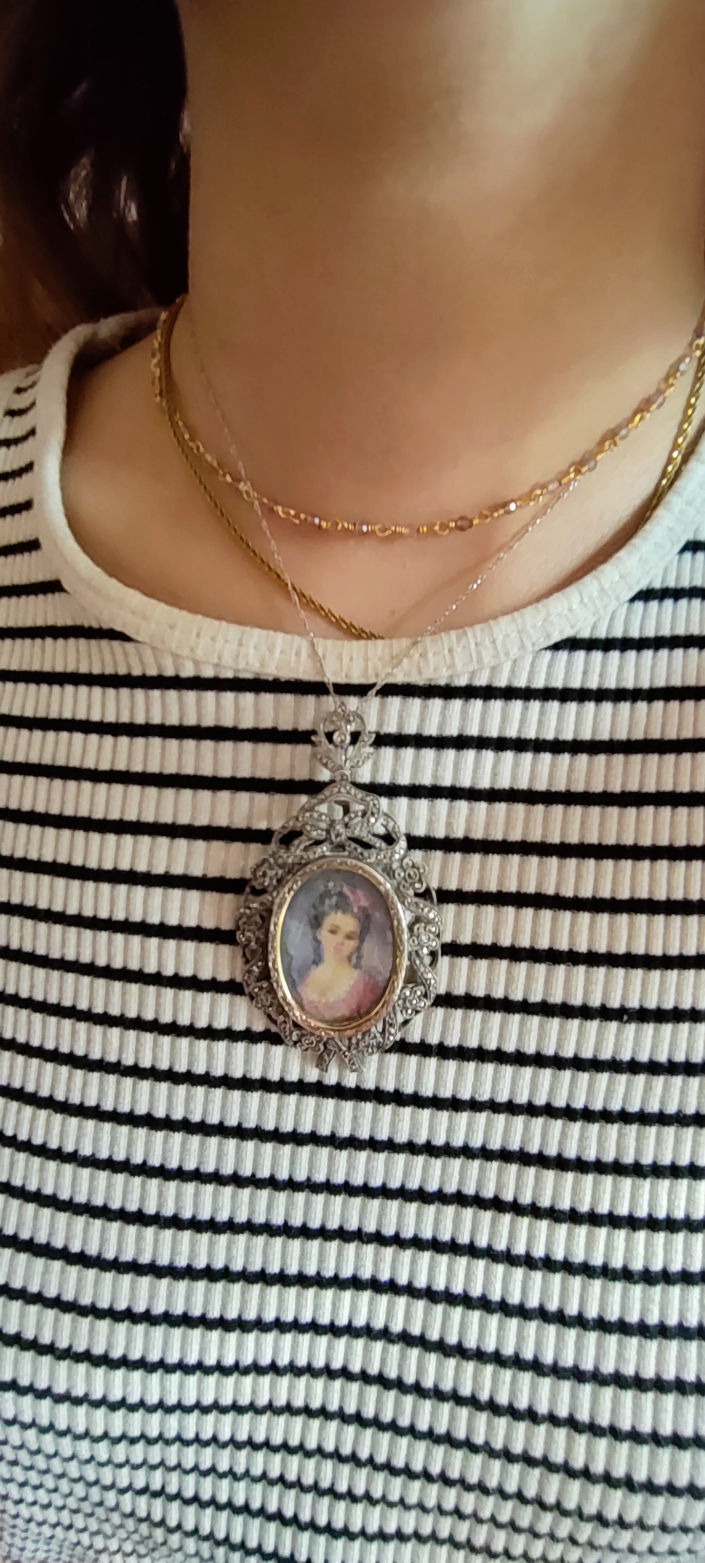 Pendentif broche miniature et marcassites