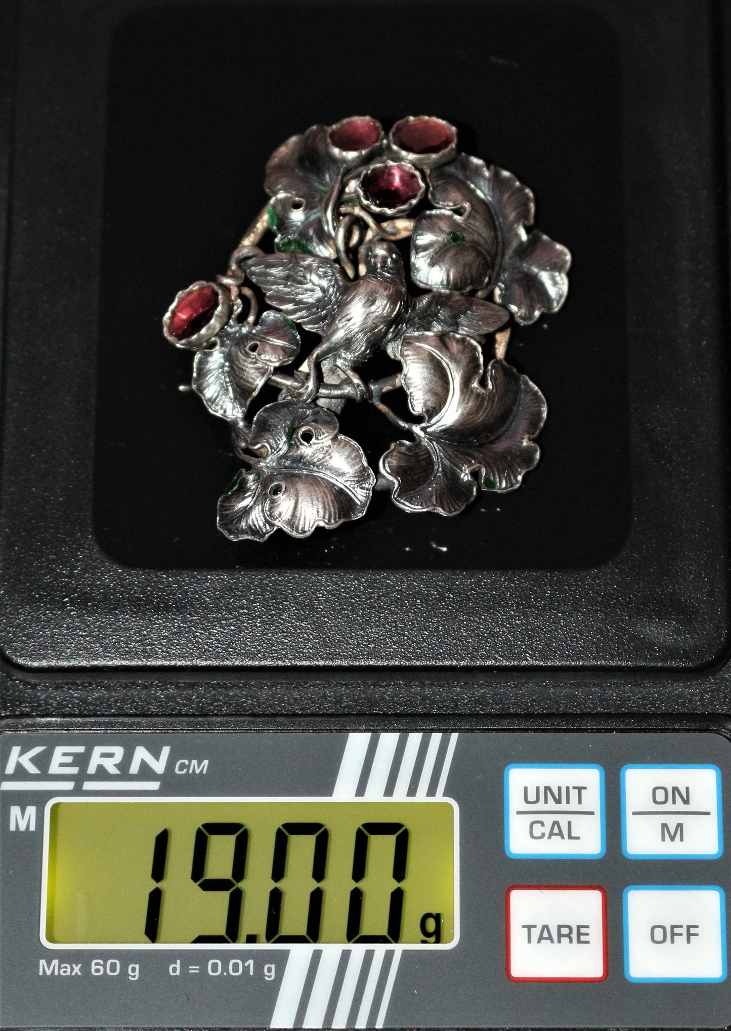 Broche En Argent Et Grenats