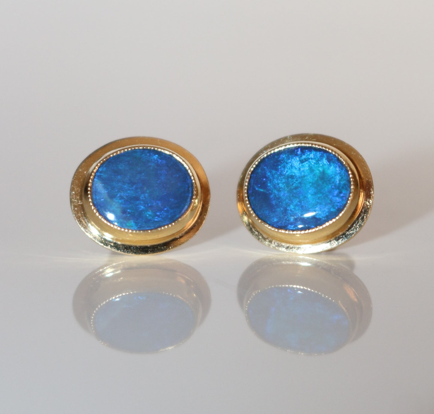 Paire De Puces d'Oreilles Opales Noires Or Jaune
