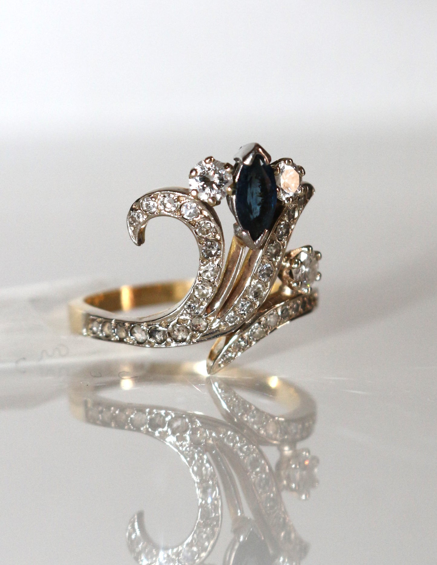 Bague Aigrette Diamants Saphir  deux ors