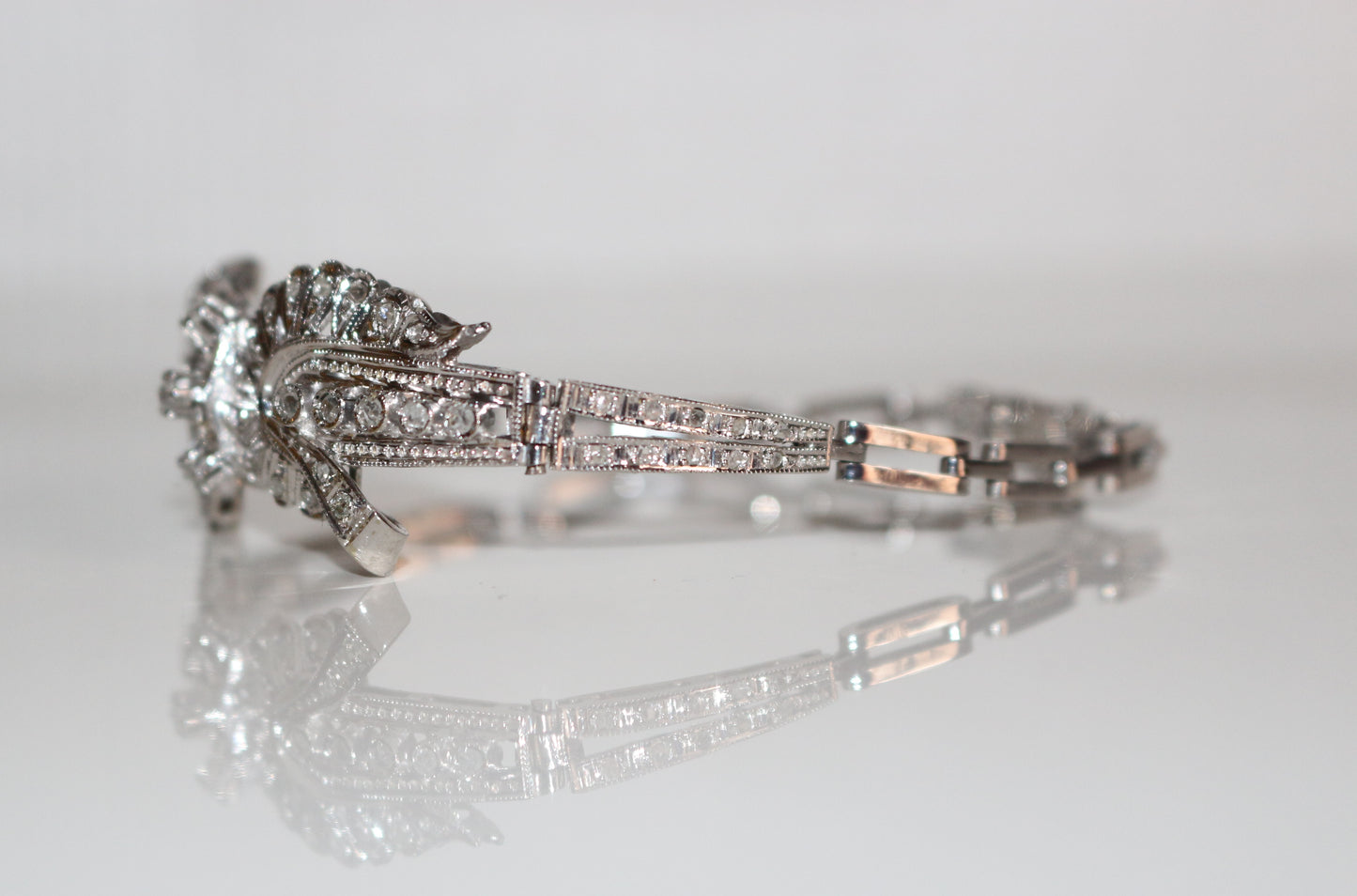 Bracelet Noeud en Or Blanc Et Diamants