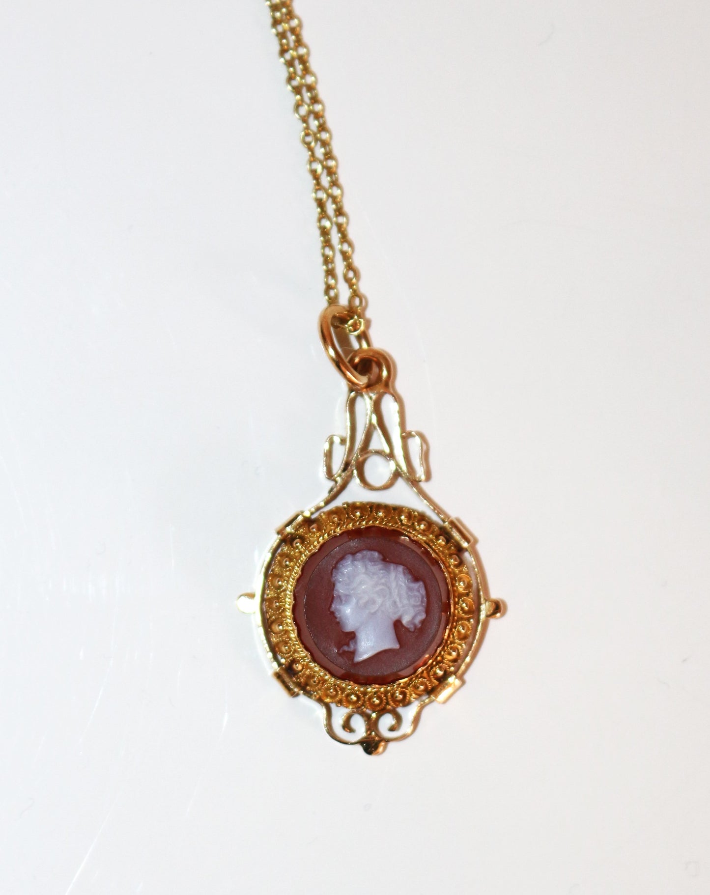 Collier Pendentif Camée Sur Cornaline Or Jaune