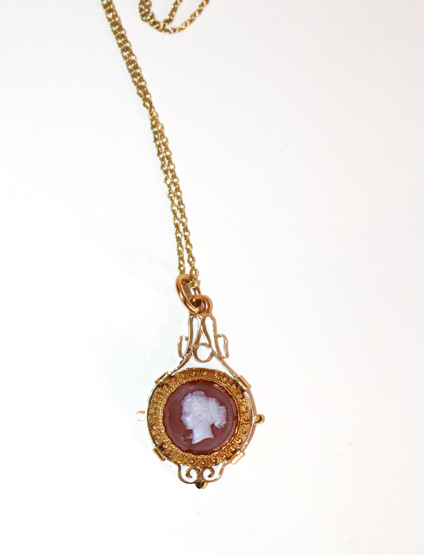 Collier Pendentif Camée Sur Cornaline Or Jaune