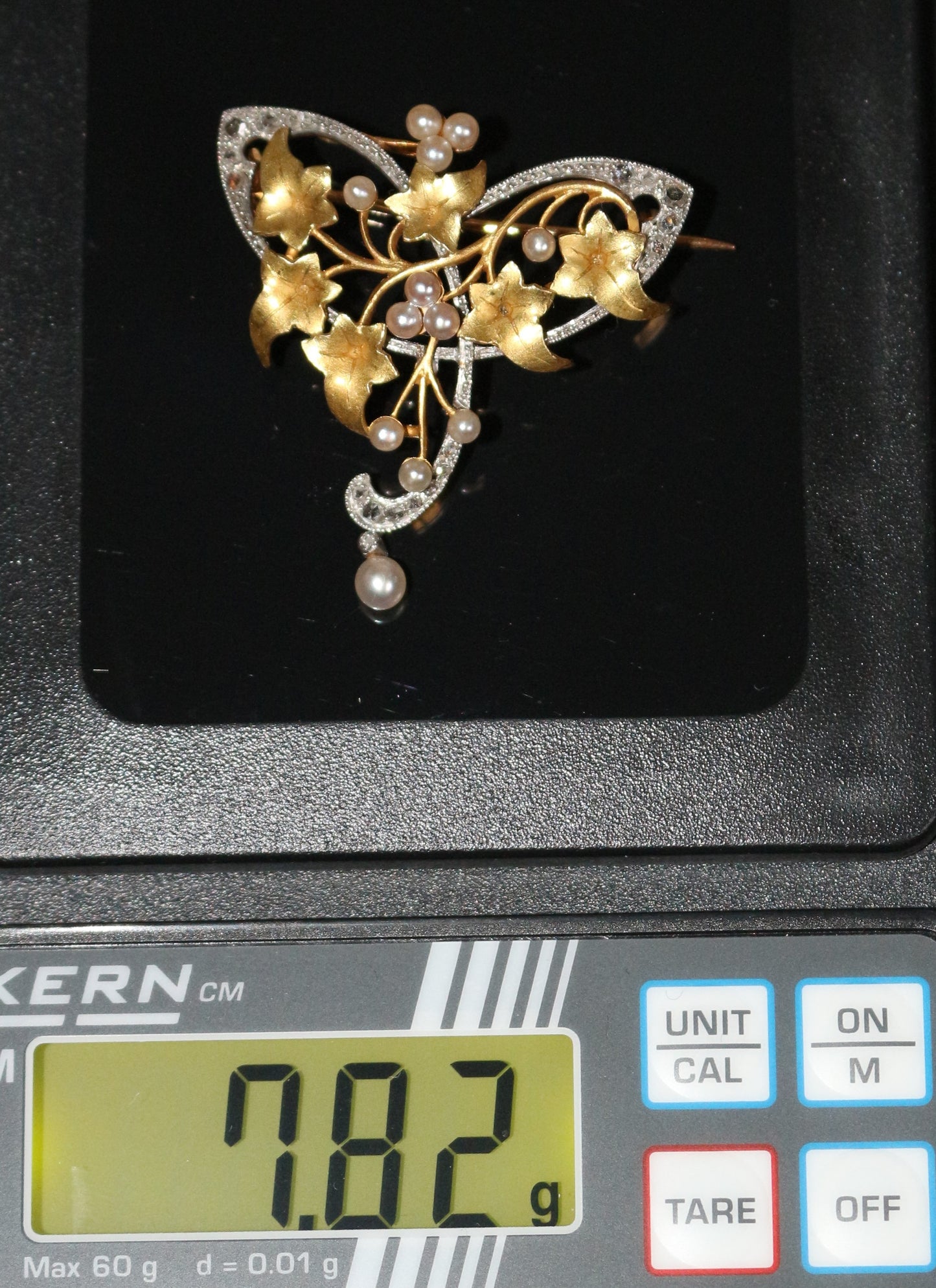 Broche gui Art Nouveau