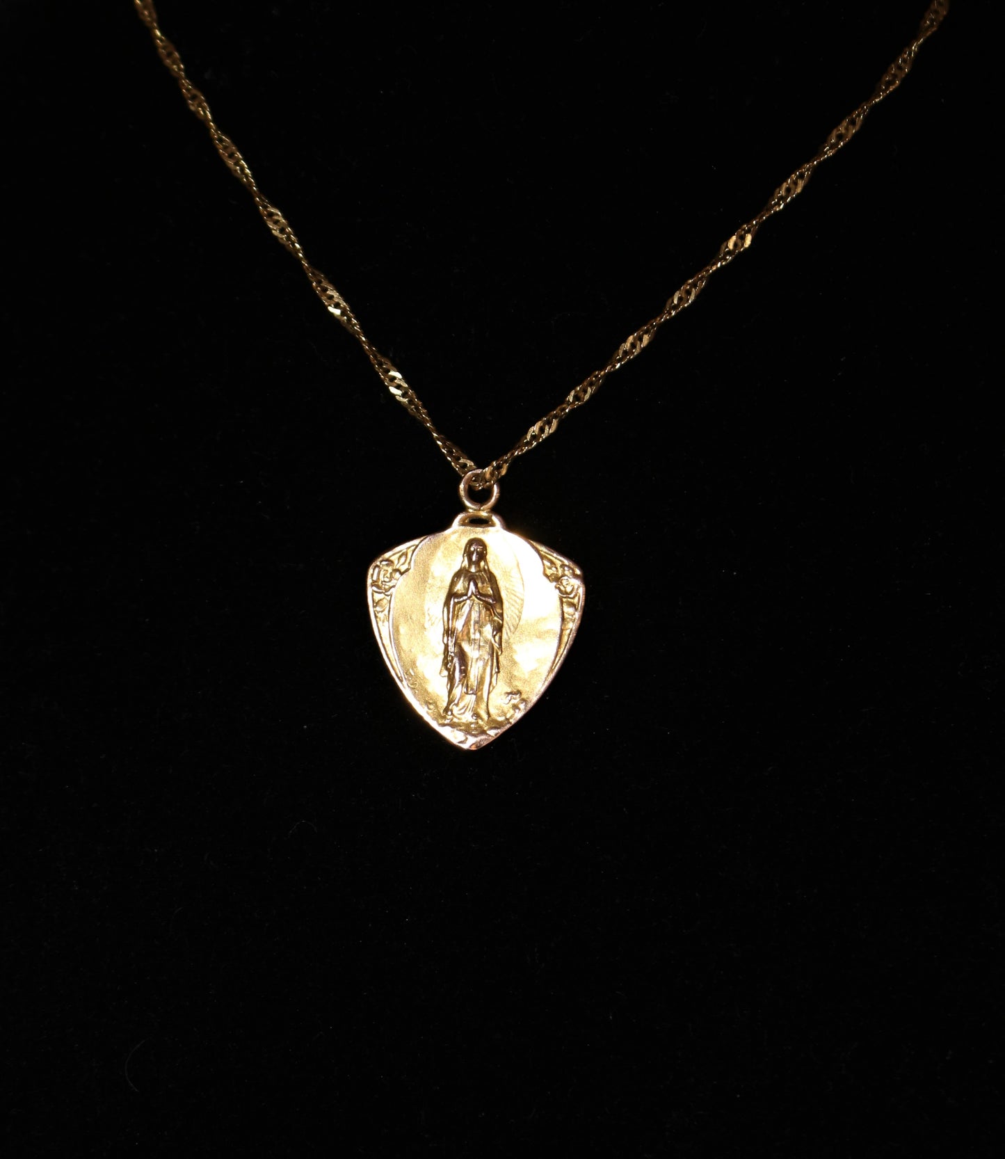 Médaille Religieuse Or Jaune Art Nouveau