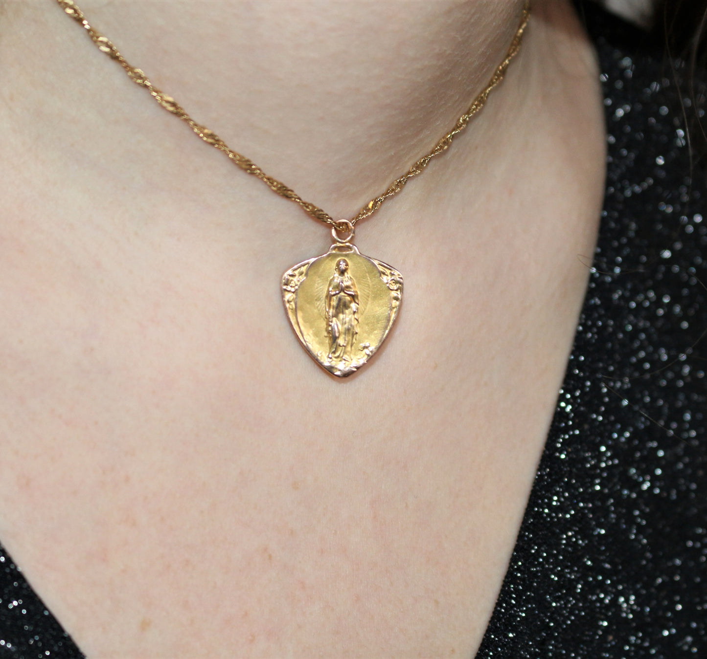 Médaille Religieuse Or Jaune Art Nouveau