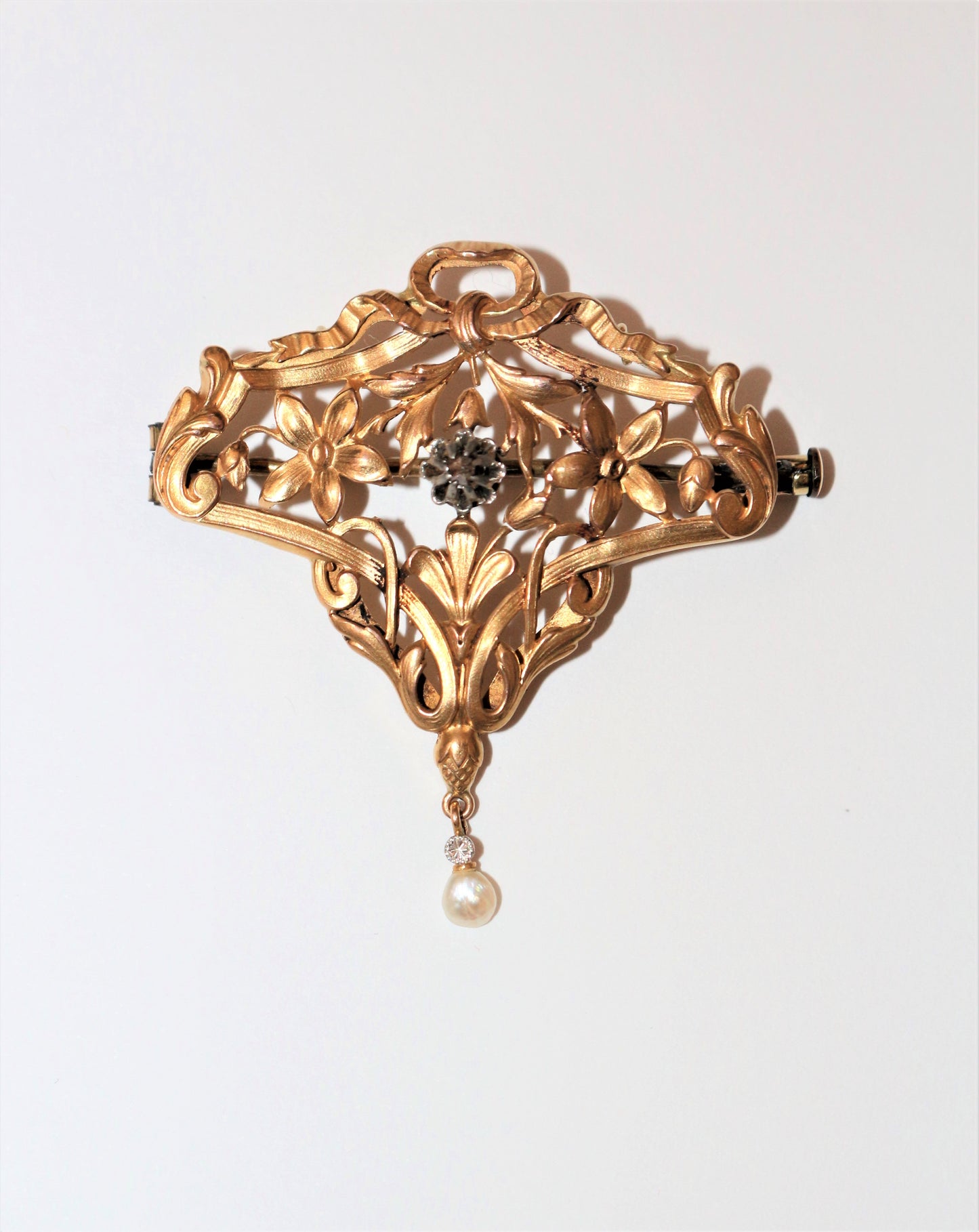 Broche fleurs Art Nouveau