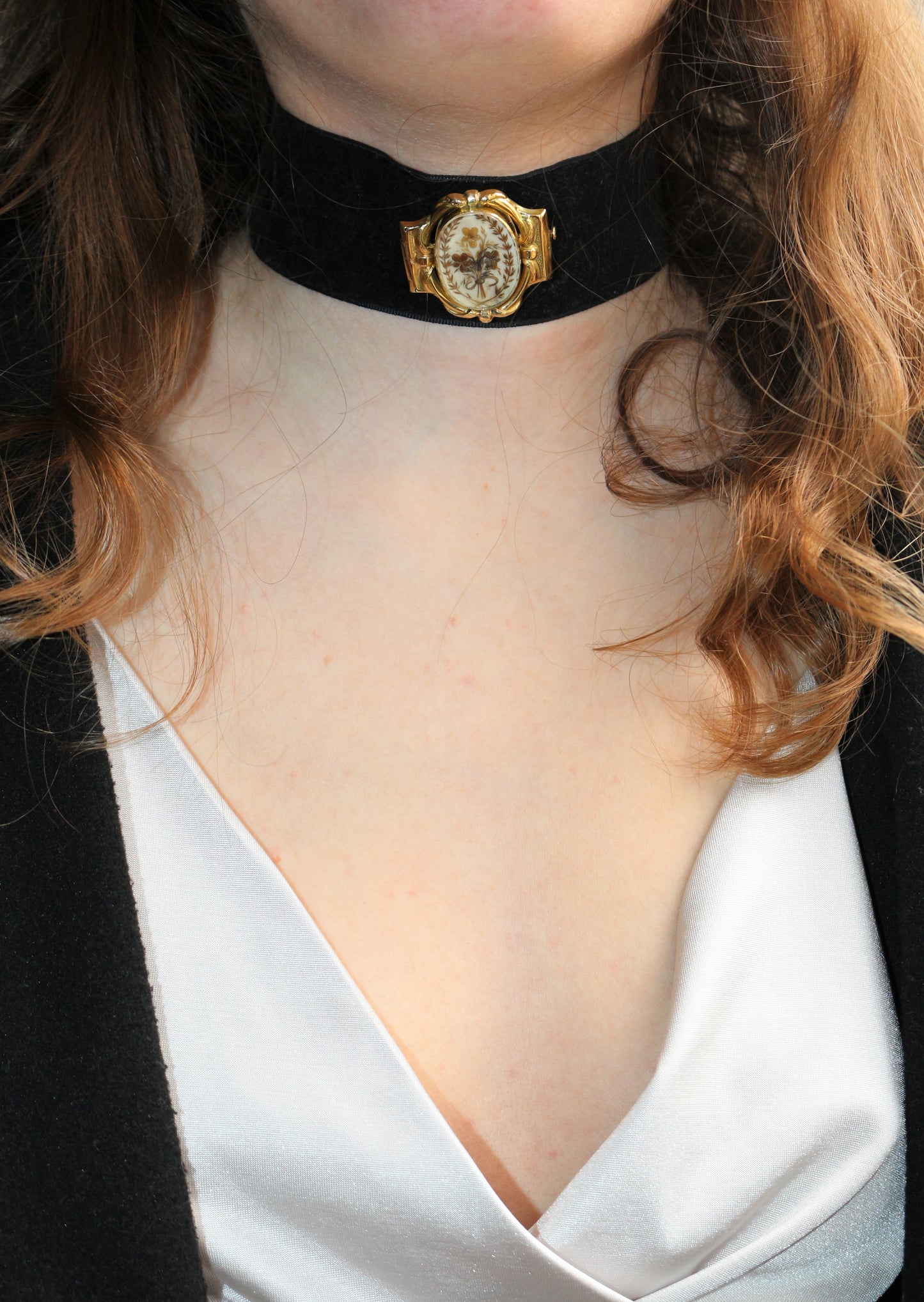 Broche-reliquaire XIXe Bouquet De Fleurs En Cheveux