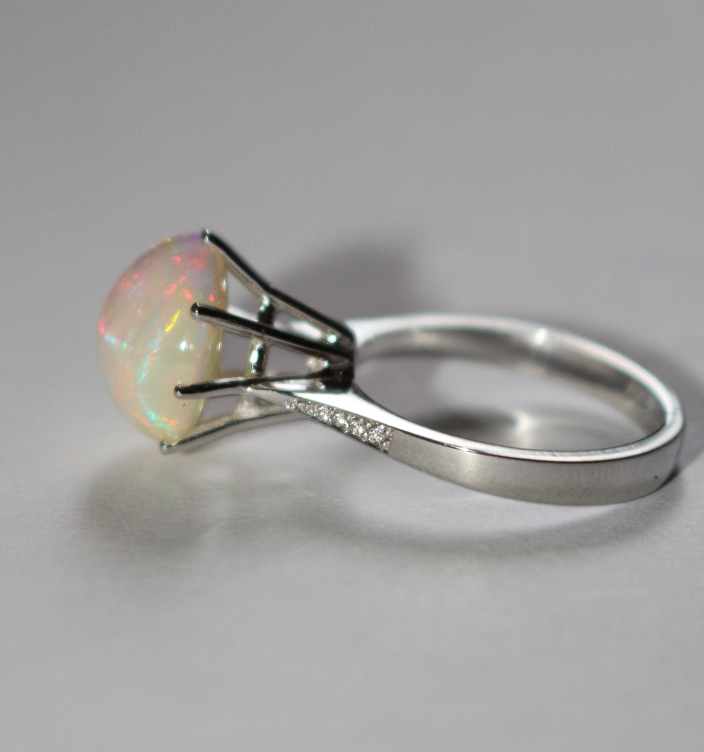 Bague or blanc Opale et diamants