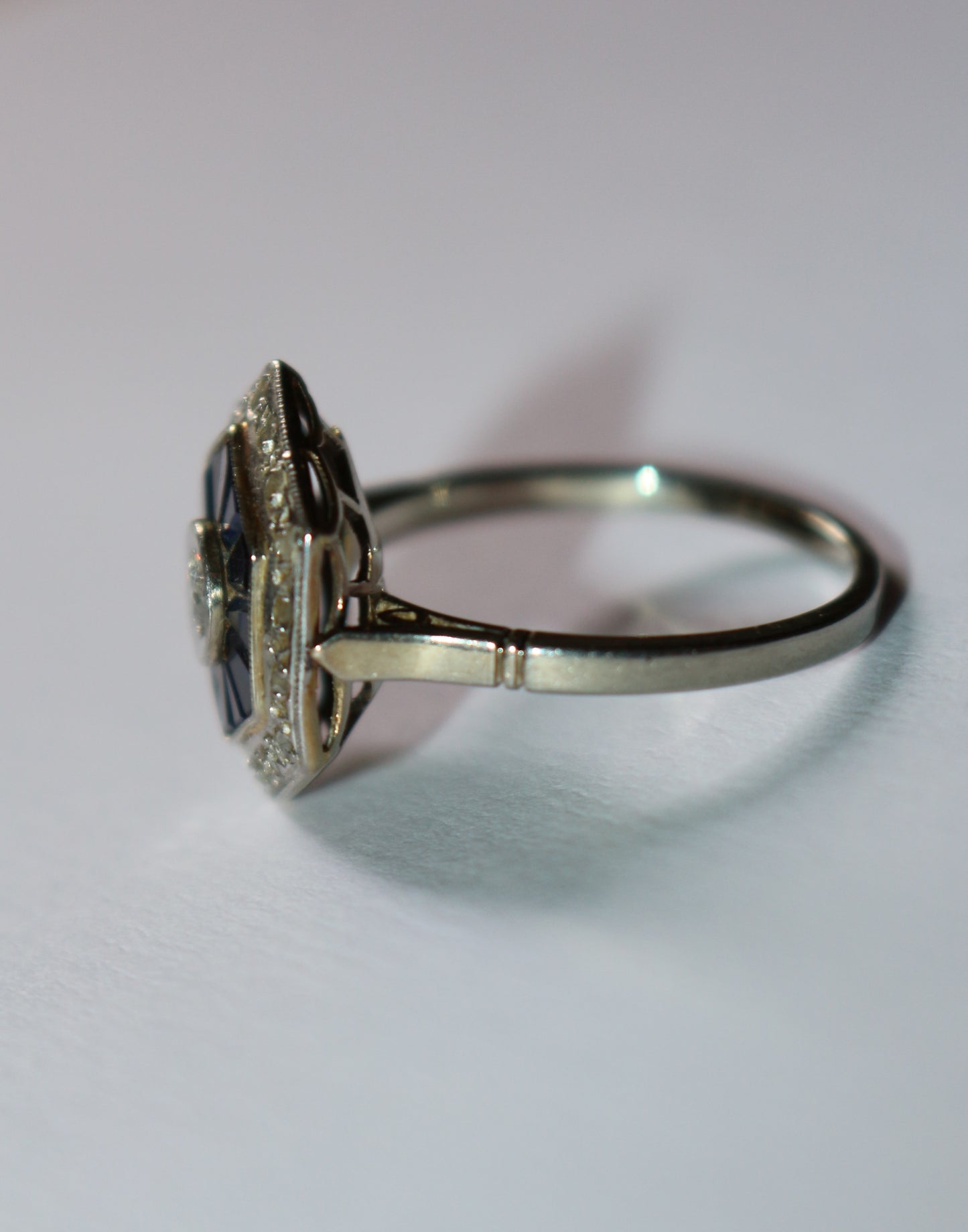 Bague Hexagonale Art Déco Diamants Saphirs