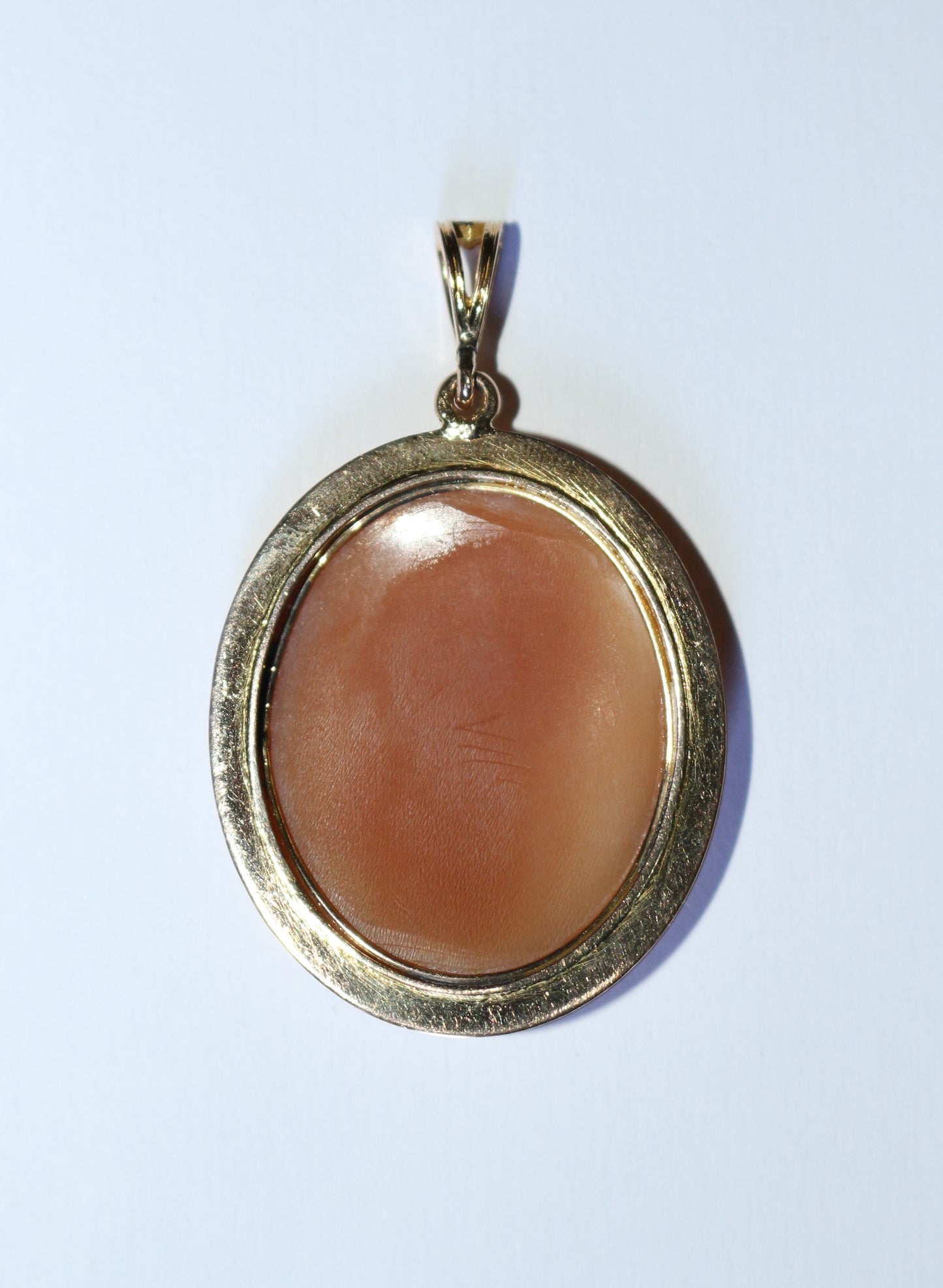 Pendentif camée ancien en or jaune