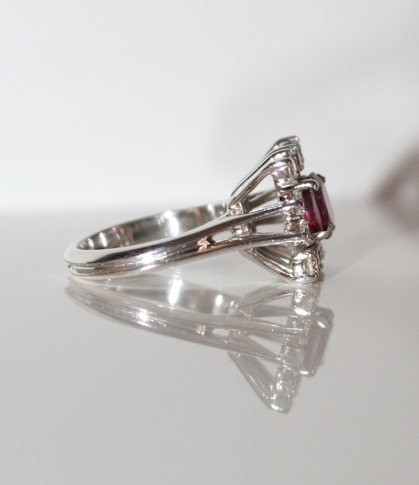 Bague carrée rubis naturel