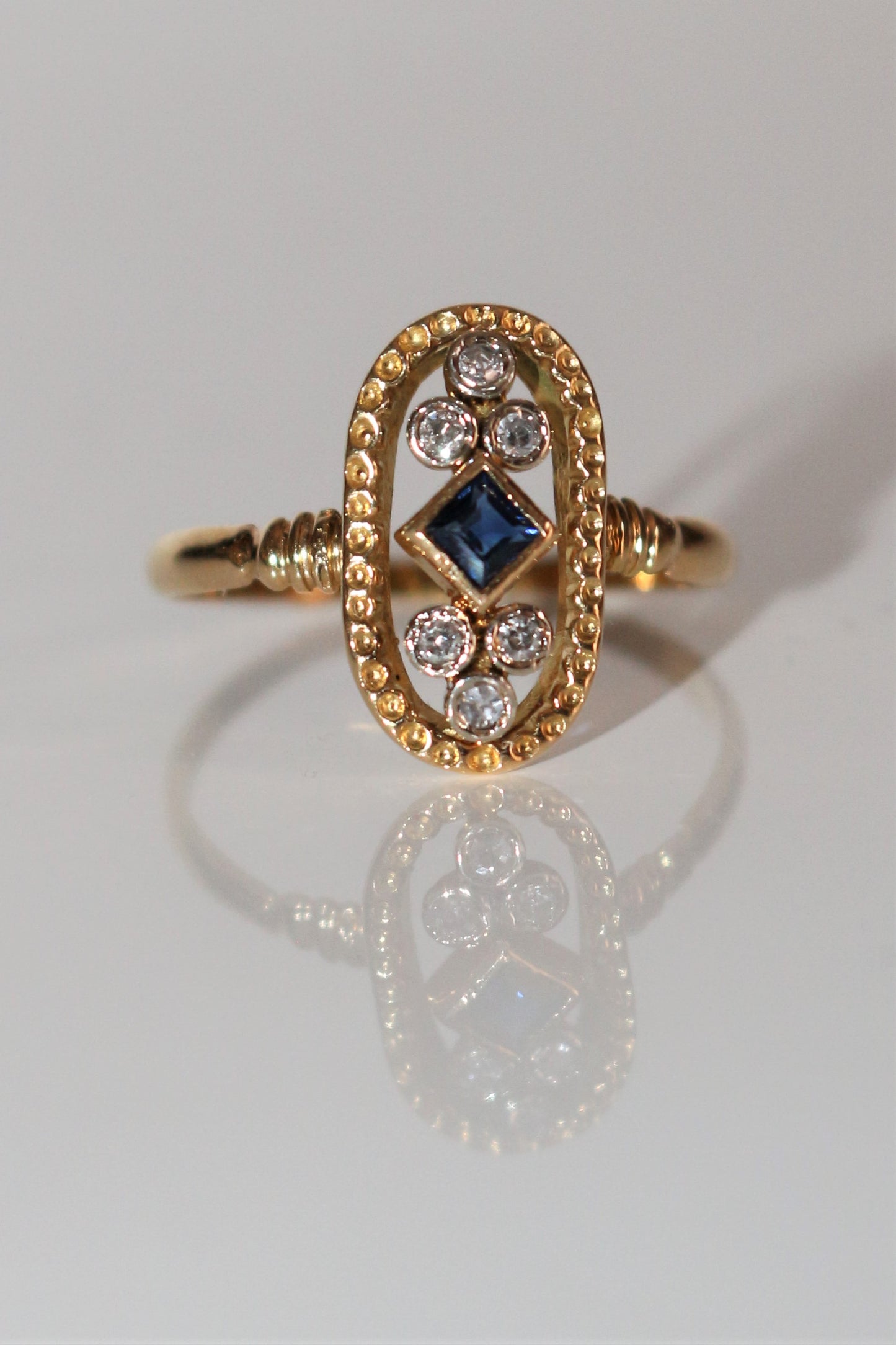 Bague Ovale Ajouré Saphir