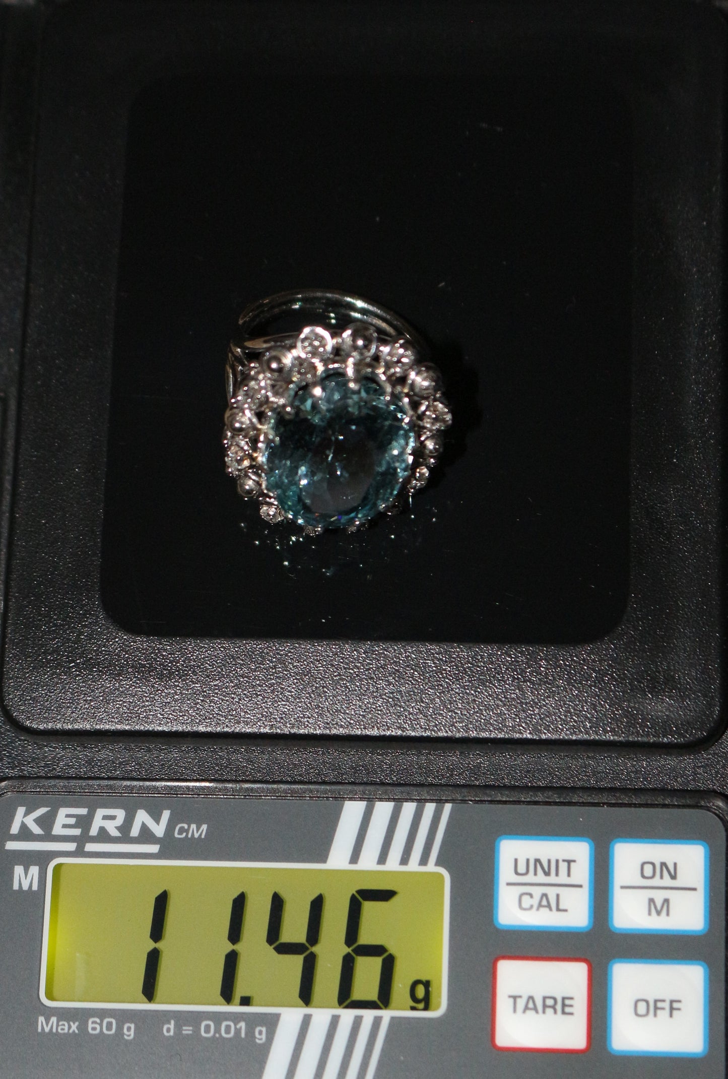 Bague en or et platine aigue-marine