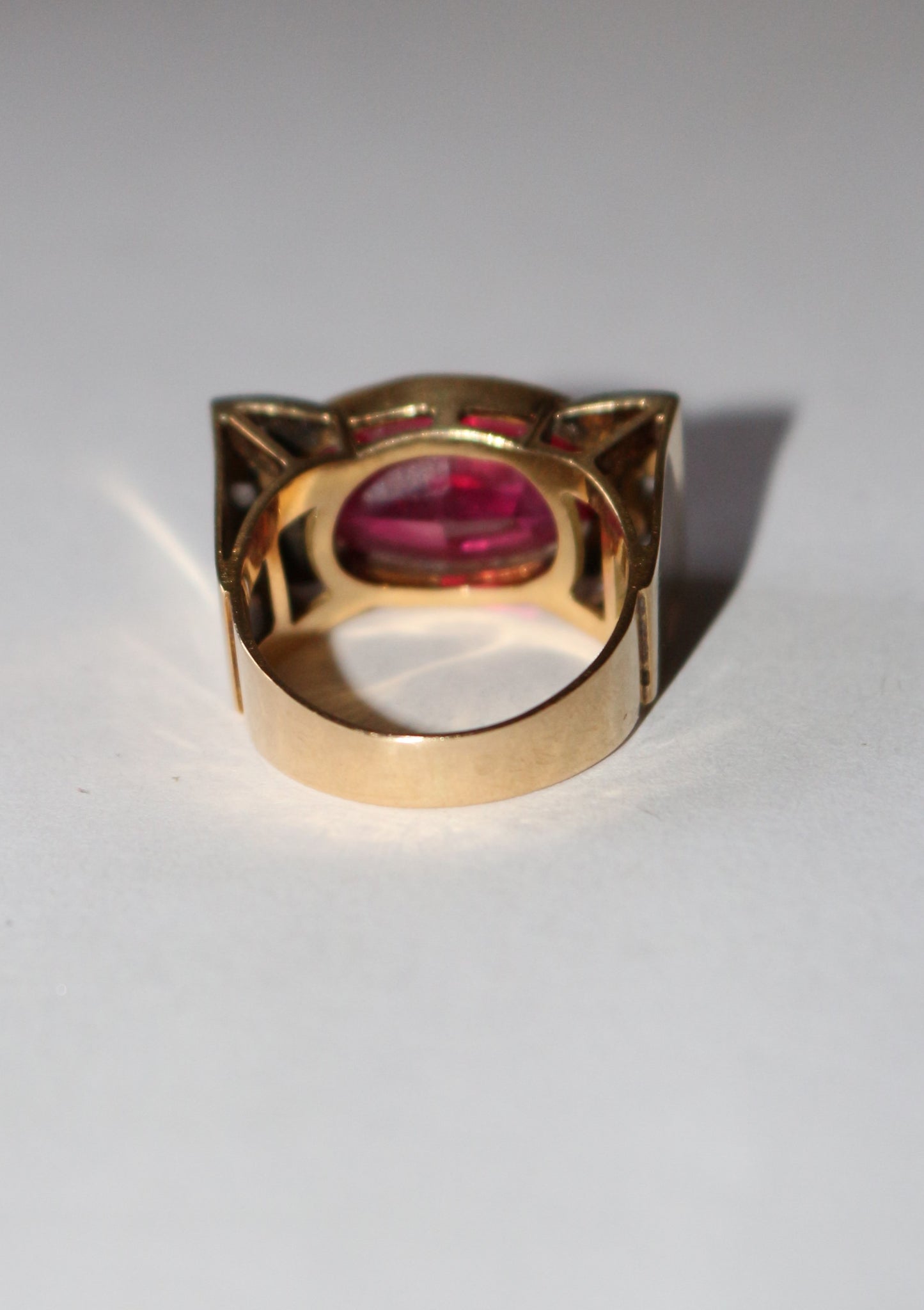 Bague Tank Or Jaune Et Platine, Saphir rose Verneuil Et Diamants