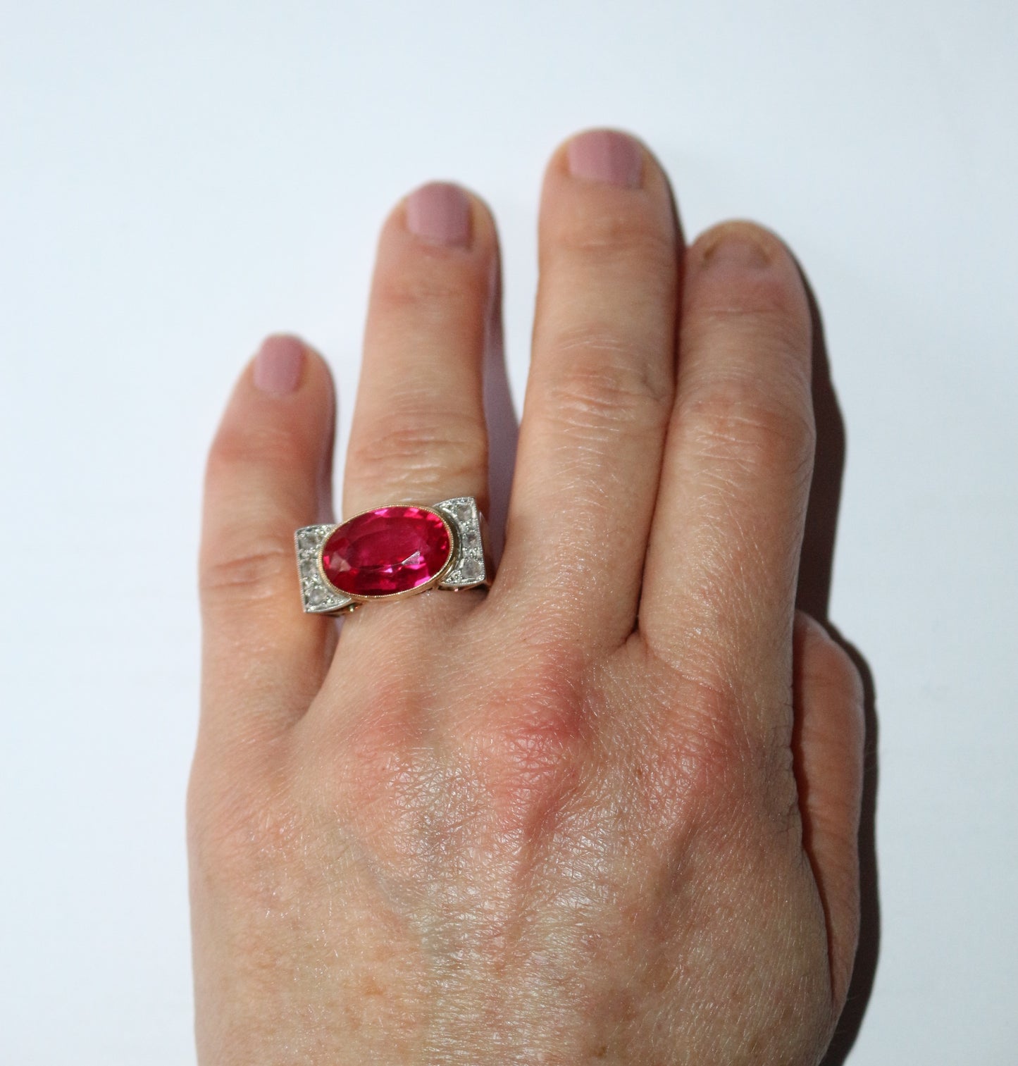 Bague Tank Or Jaune Et Platine, Saphir rose Verneuil Et Diamants