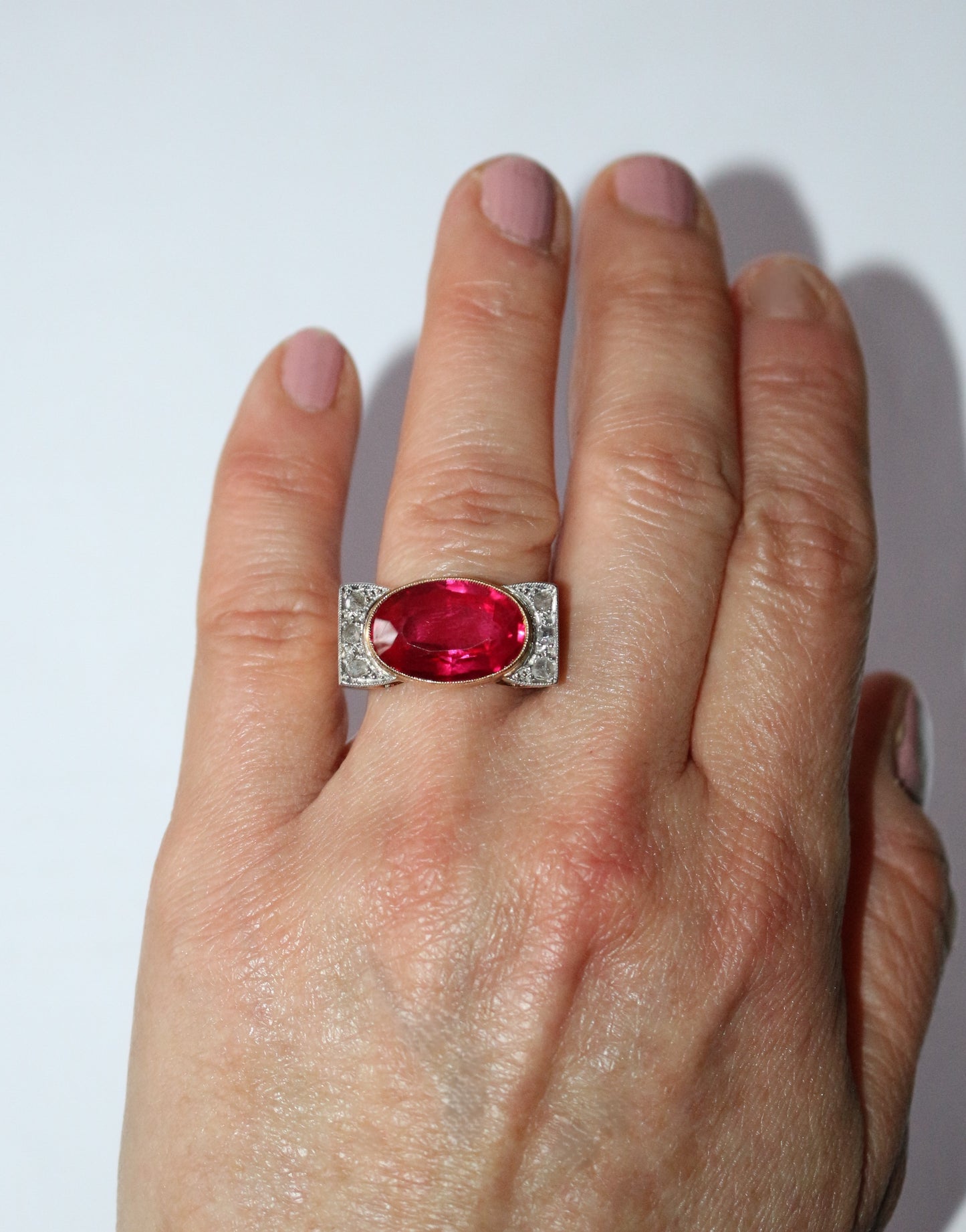 Bague Tank Or Jaune Et Platine, Saphir rose Verneuil Et Diamants