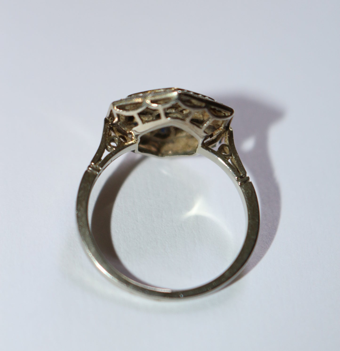 Bague Hexagonale Art Déco Diamants Saphirs