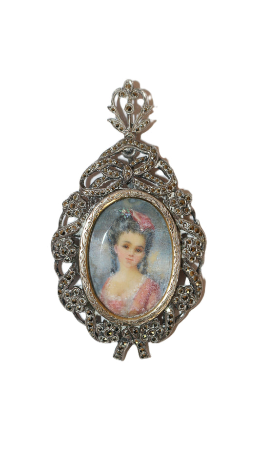 Pendentif broche miniature et marcassites